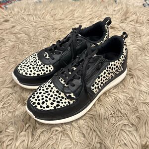 Vionic Remi Spot Zip Sneakers size 9.5